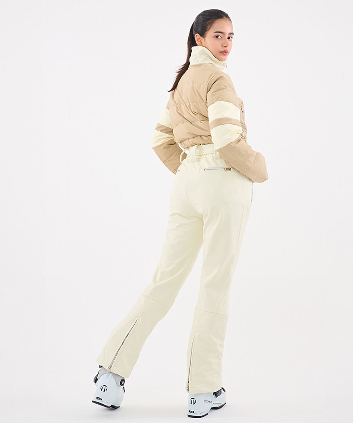 돌아우터웨어(DOLL OUTERWEAR) 2526 펄스 스키 점프슈트 BEIGE
