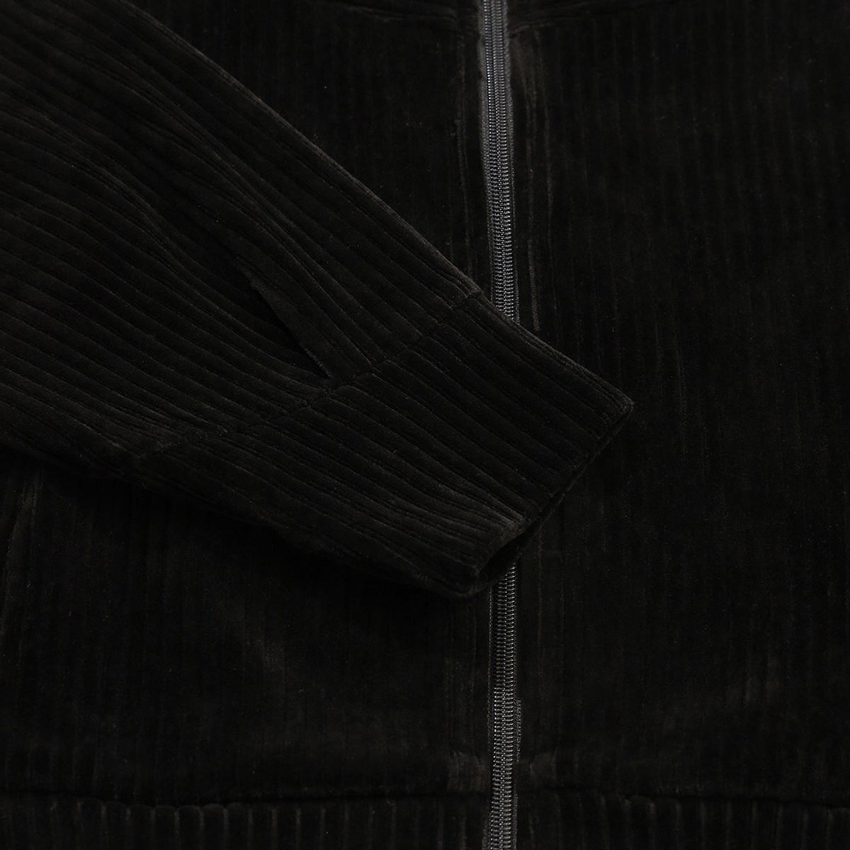 디아도라(diadora) 퍼트리밍 코듀로이 집업 우먼 BLACK