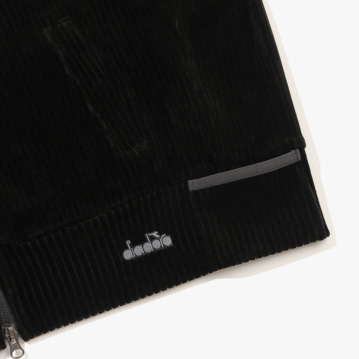 디아도라(diadora) 퍼트리밍 코듀로이 집업 우먼 BLACK