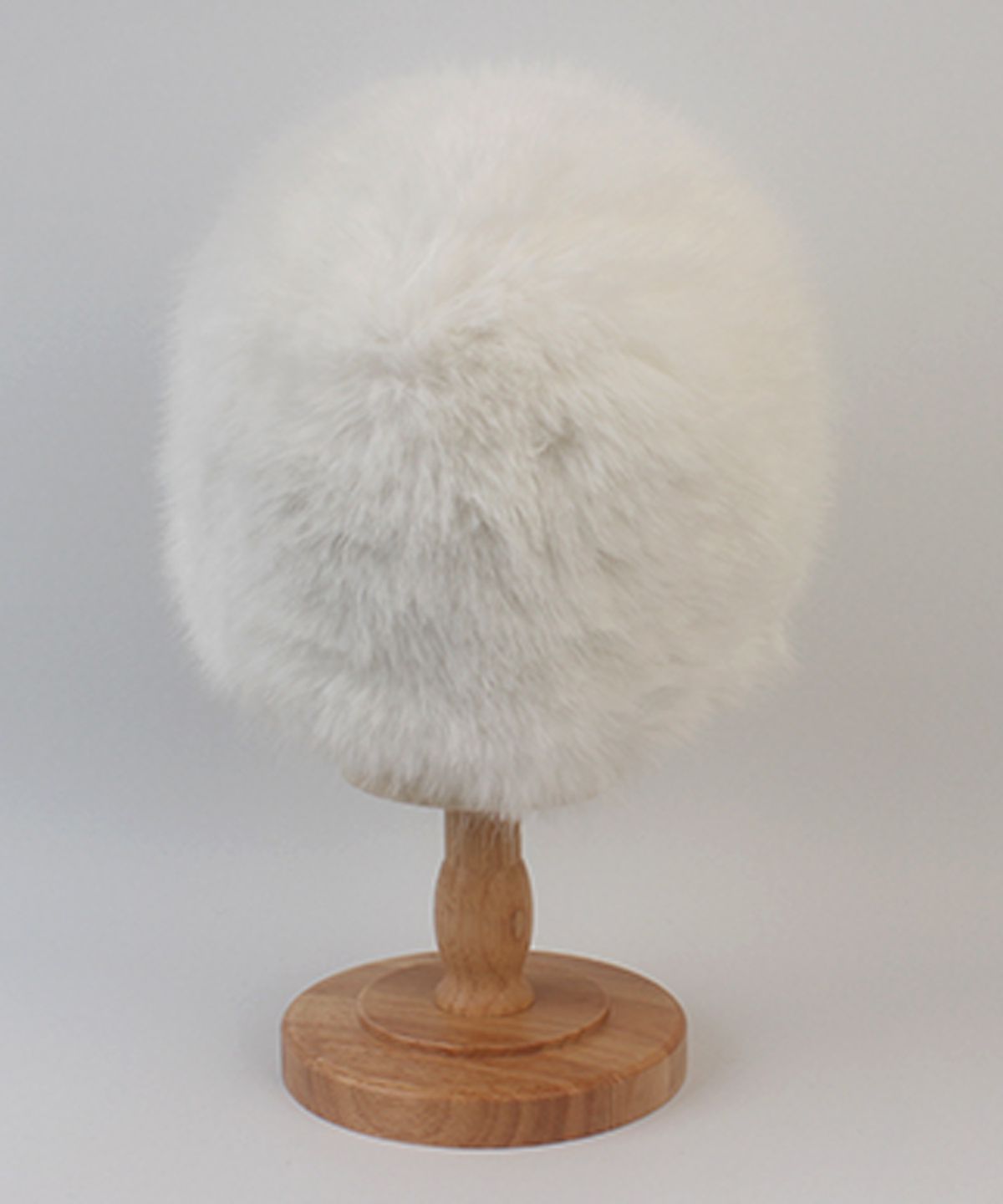 유니버셜 케미스트리(UNIVERSAL CHEMISTRY) Eskimo Fur White Bucket Hat 퍼버킷햇