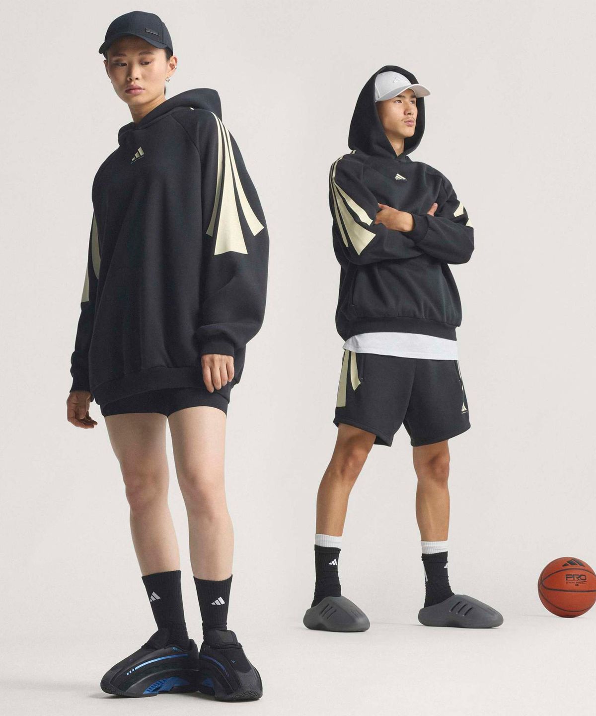 아디다스(ADIDAS) 바스켓볼 3-스트라이프 플리스 후디 - 블랙 / JZ7914