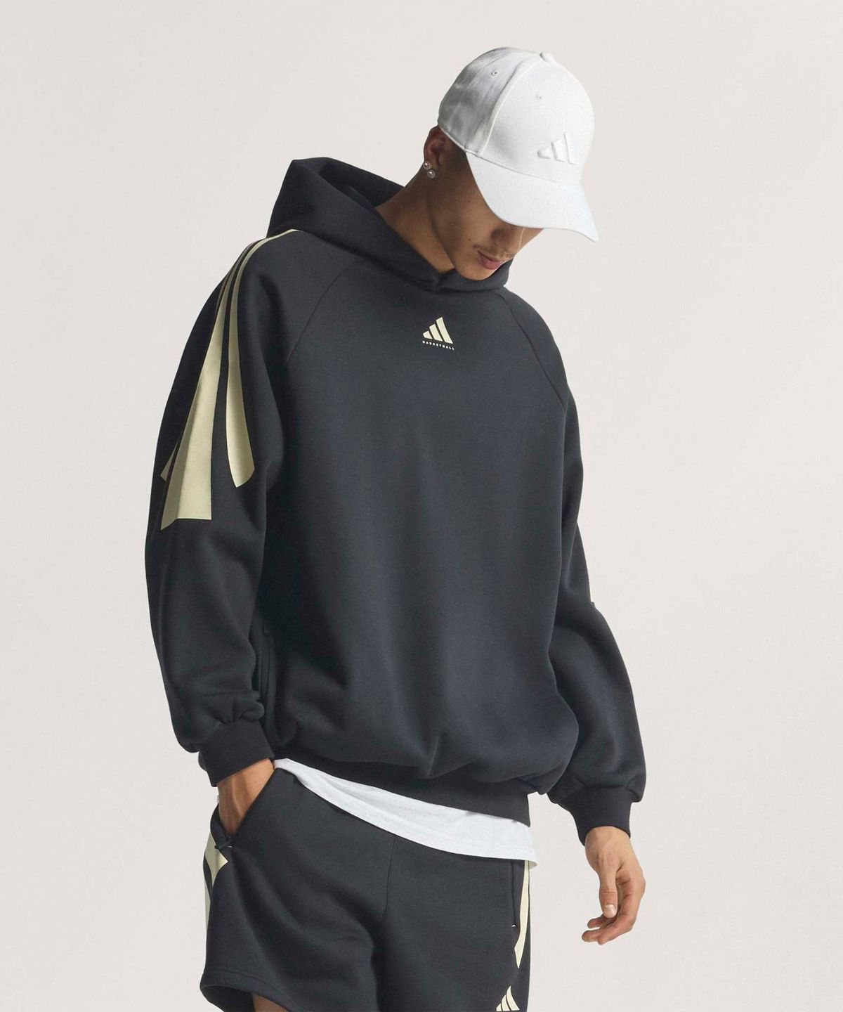 아디다스(ADIDAS) 바스켓볼 3-스트라이프 플리스 후디 - 블랙 / JZ7914