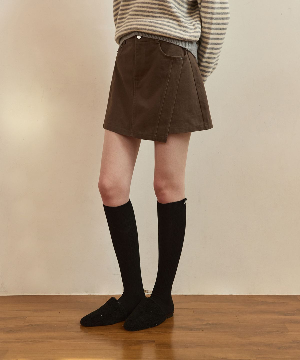 어다울(ADAUL) Unbalance cut mini skirt - khaki grey