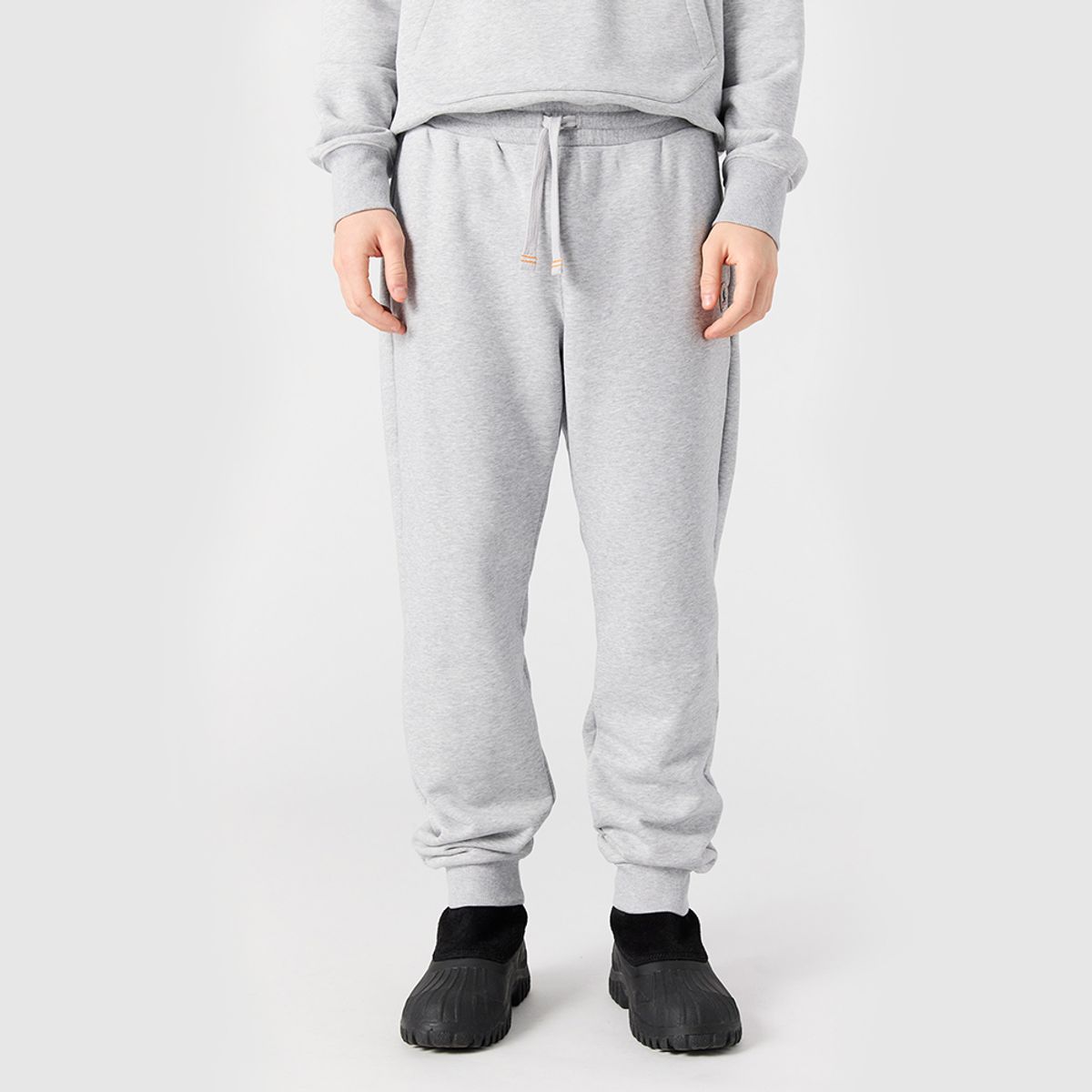 파라점퍼스(PARA JUMPERS) 남성 조거팬츠 마칼루-Ash Grey Melange (25WMPMPAEY23PJ0608)