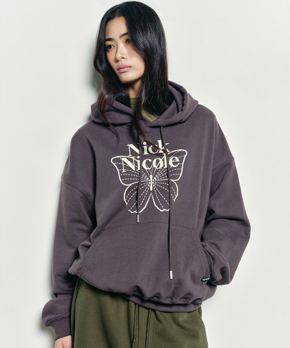 닉앤니콜(NICK&NICOLE) BUTTERFLY SIGNATURE HOODIE_CHARCOAL CREAM