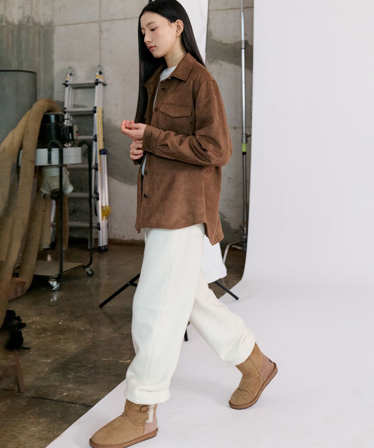 스텝어라운드(STEP AROUND) Suede Jumper Shirt_BROWN