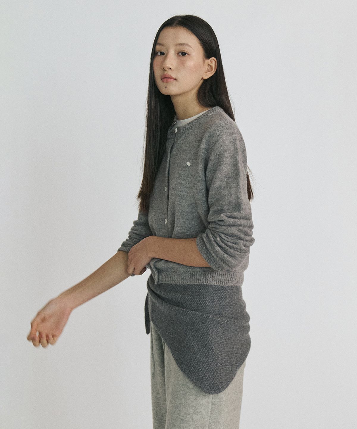 스텝어라운드(STEP AROUND) Kid Mohair Round Crop Cardigan_GREY