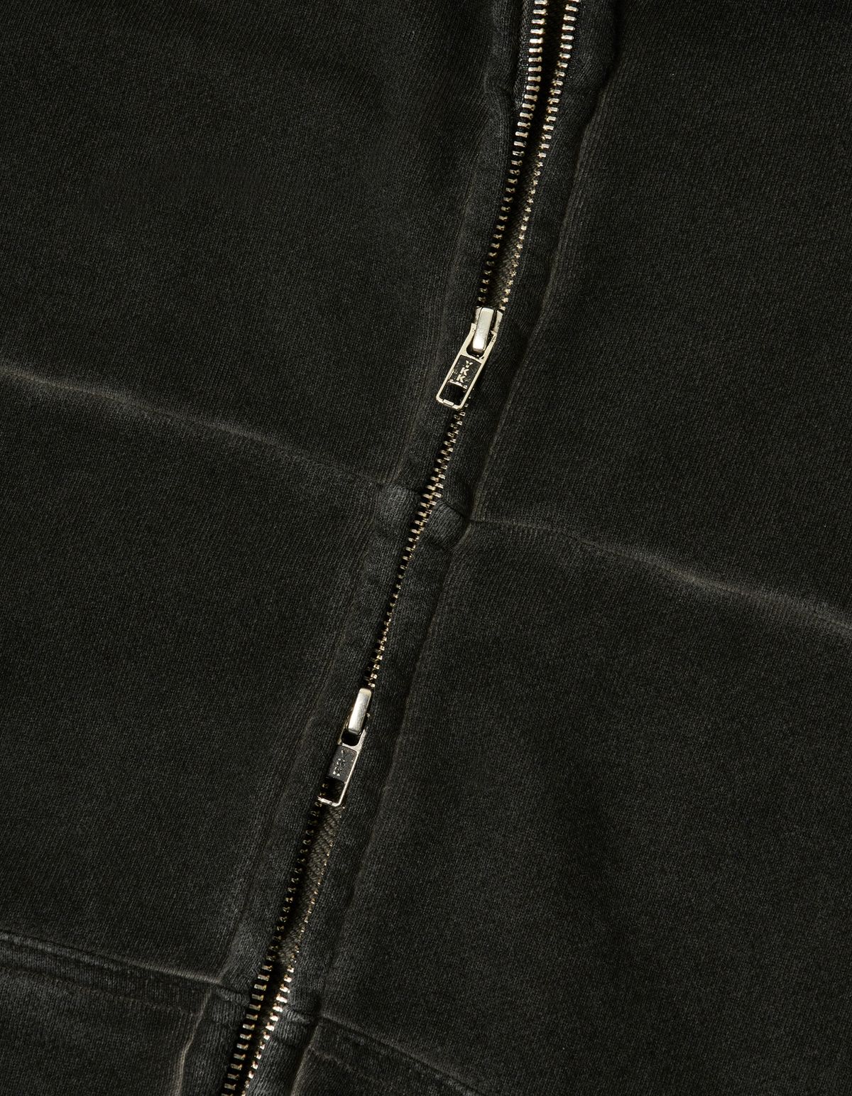 로어즈(LORES) Pigment Dyed Split Zip Hoodie - Charcoal