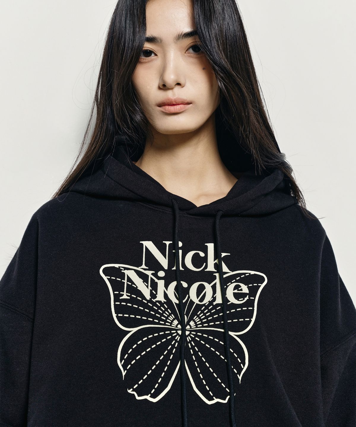 닉앤니콜(NICK&NICOLE) BUTTERFLY SIGNATURE HOODIE_BLACK CREAM