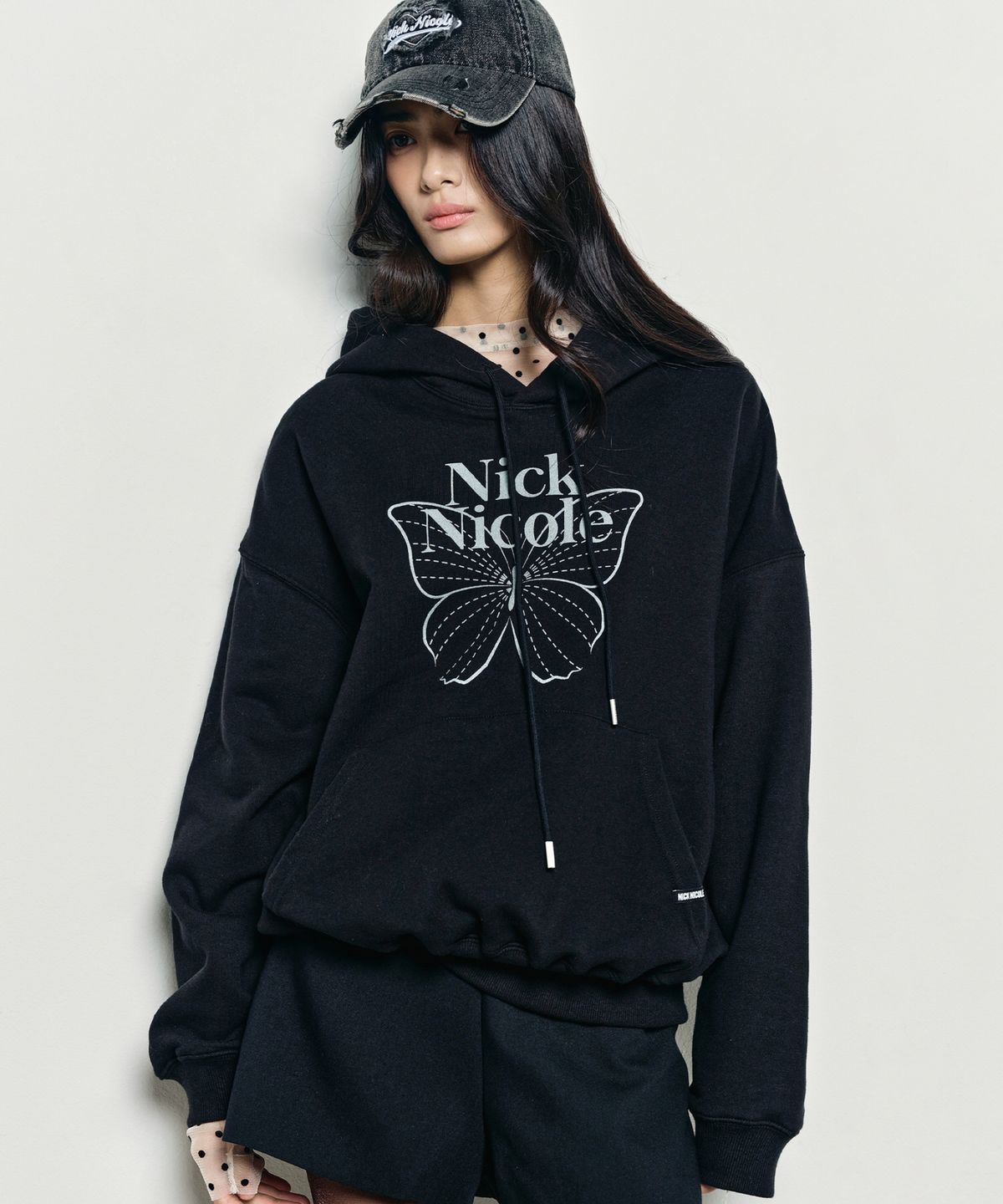닉앤니콜(NICK&NICOLE) BUTTERFLY SIGNATURE HOODIE_BLACK SILVER