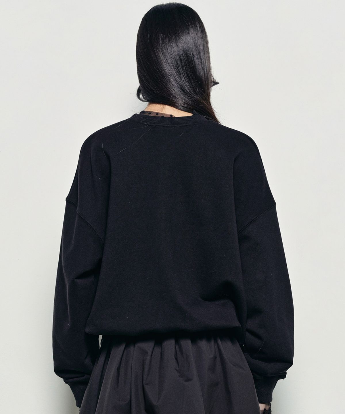 닉앤니콜(NICK&NICOLE) BUTTERFLY SIGNATURE SWEATSHIRT_BLACK WHITE