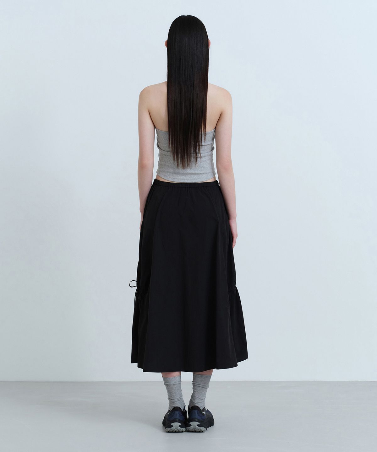 무신사 스탠다드 우먼(MUSINSA STANDARD WOMAN) 우먼즈 나일론 루치드 롱 스커트 [블랙]