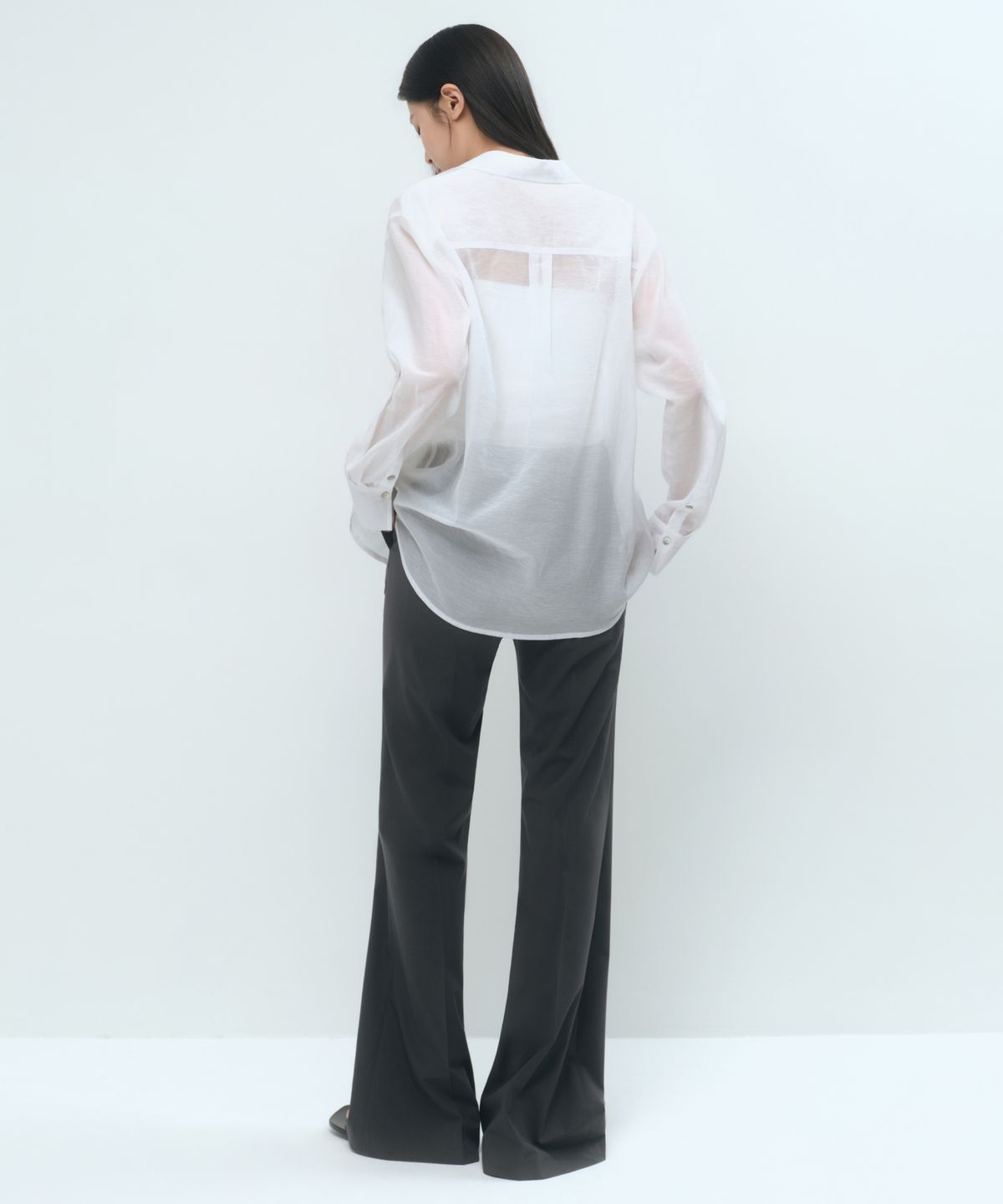무신사 스탠다드 우먼(MUSINSA STANDARD WOMAN) 우먼즈 릴렉스드 시어 셔츠 [화이트]