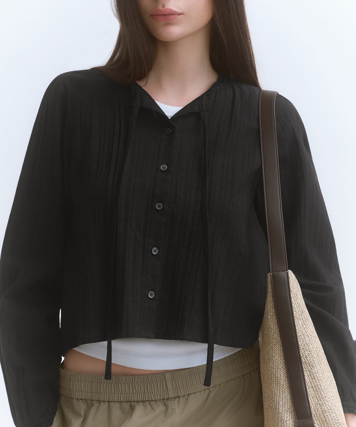 무신사 스탠다드 우먼(MUSINSA STANDARD WOMAN) 우먼즈 버티컬 텍스처드 코튼 핀턱 블라우스 [블랙]