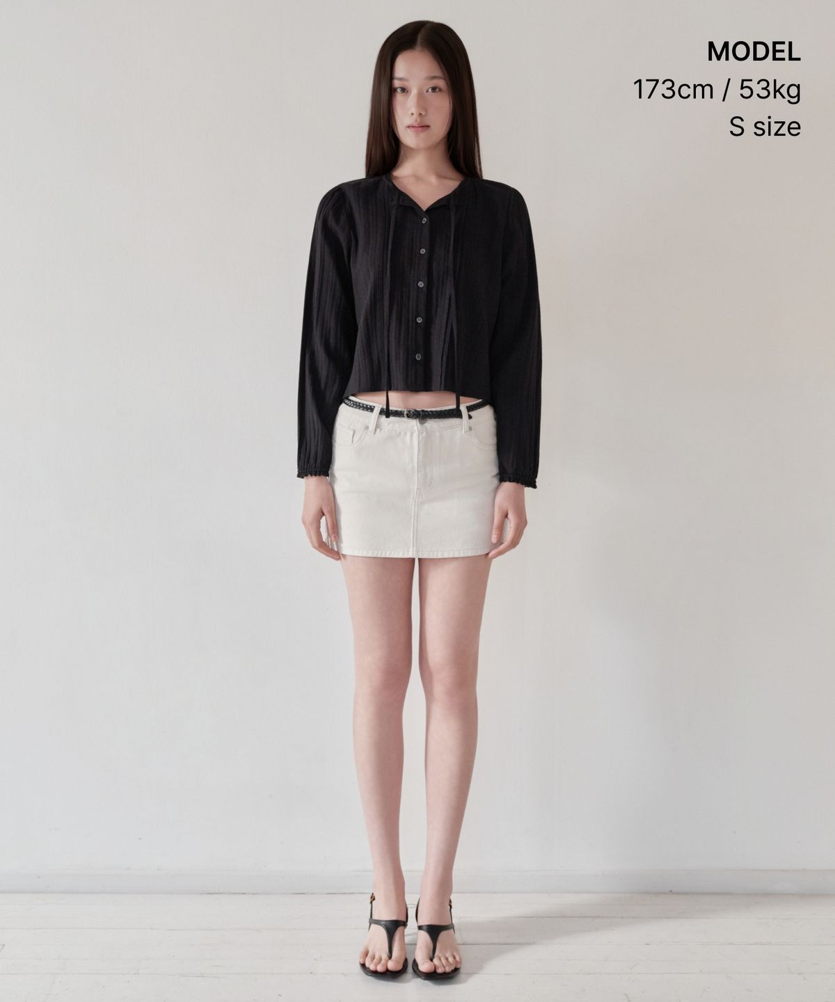 무신사 스탠다드 우먼(MUSINSA STANDARD WOMAN) 우먼즈 버티컬 텍스처드 코튼 핀턱 블라우스 [블랙]