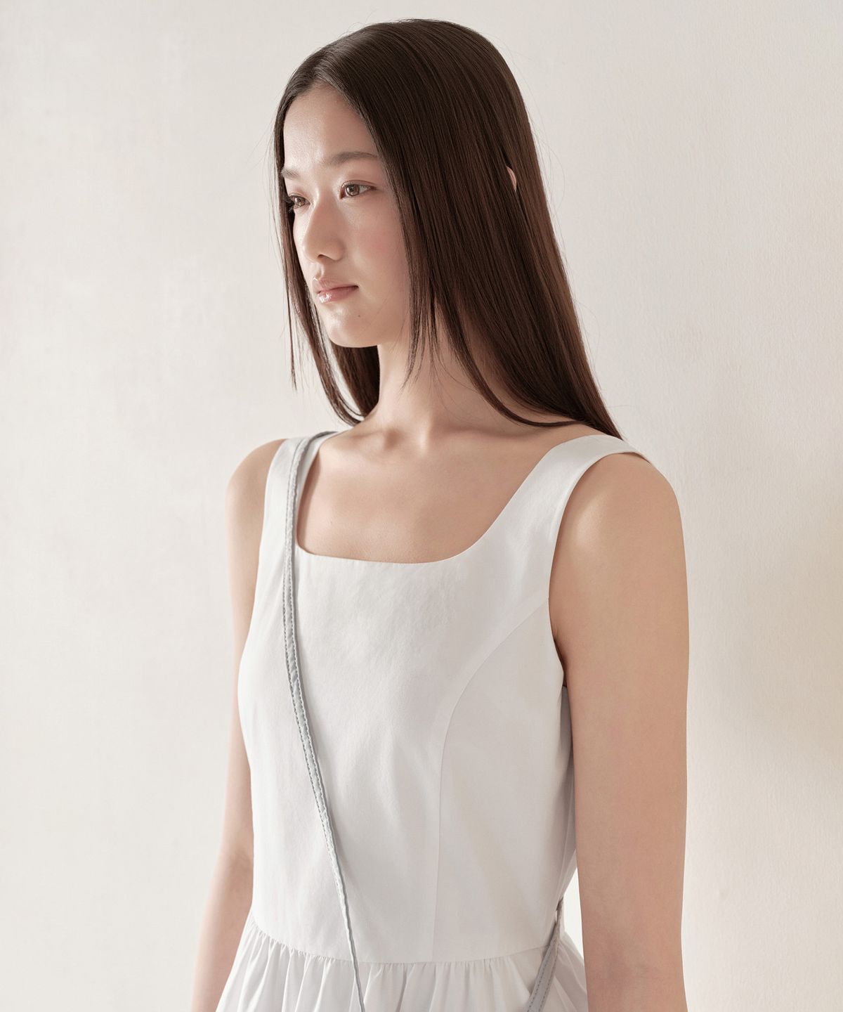 무신사 스탠다드 우먼(MUSINSA STANDARD WOMAN) 우먼즈 포플린 슬리브리스 롱 드레스 [화이트]