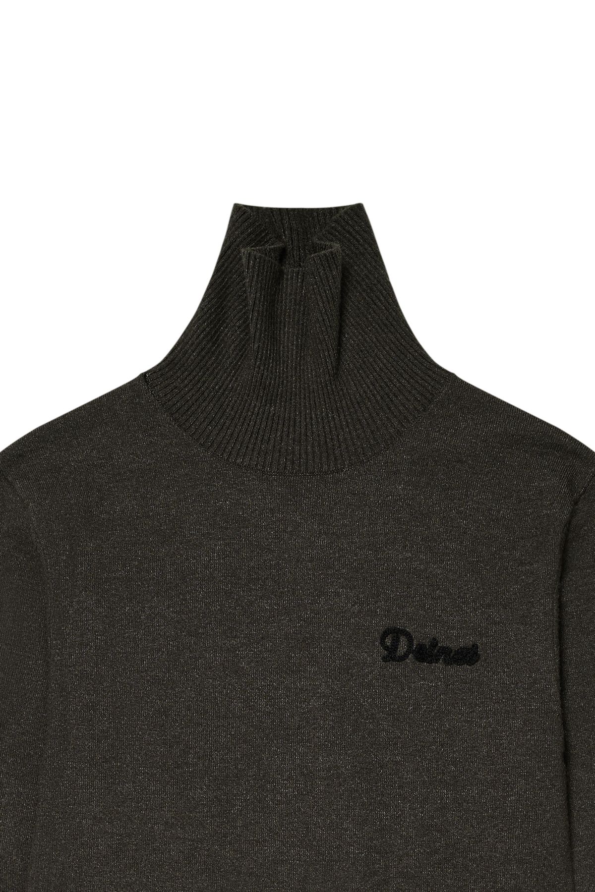 다이닛(DEINET) TURTLENECK SLIM KNIT TOP IN CHARCOAL