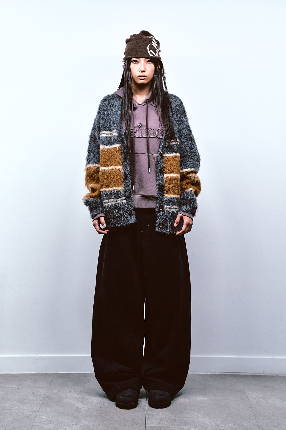 다이닛(DEINET) WOOL BLENDED STRIPE KNIT CARDIGAN IN GREY