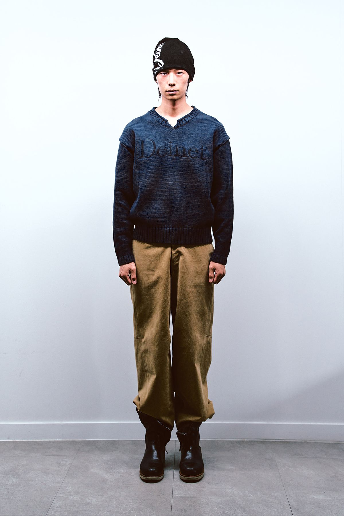 다이닛(DEINET) PEACH COTTON CURVED PANTS IN BEIGE