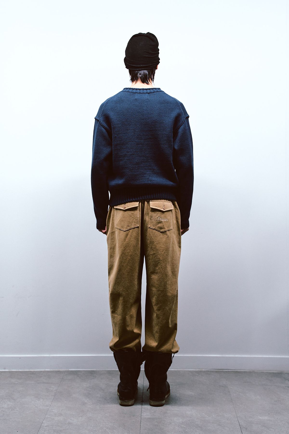 다이닛(DEINET) PEACH COTTON CURVED PANTS IN BEIGE