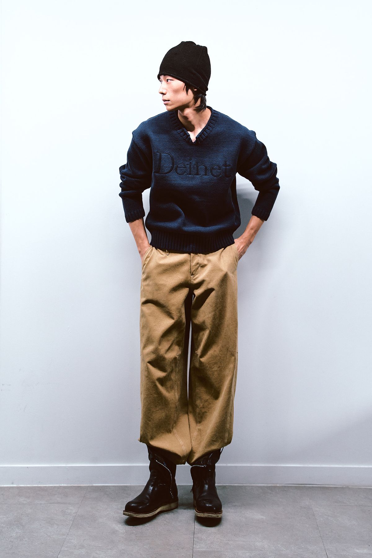 다이닛(DEINET) PEACH COTTON CURVED PANTS IN BEIGE