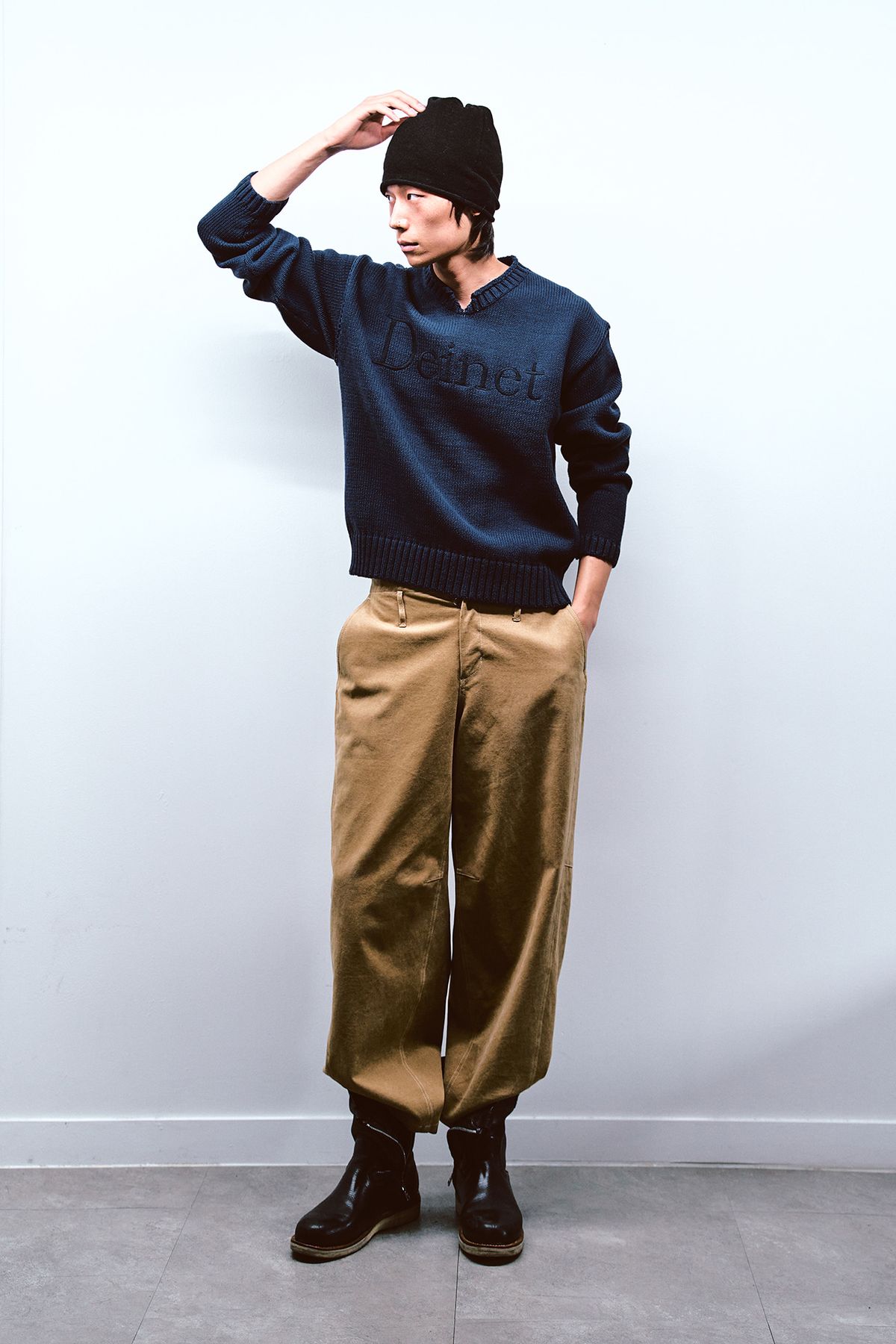 다이닛(DEINET) PEACH COTTON CURVED PANTS IN BEIGE