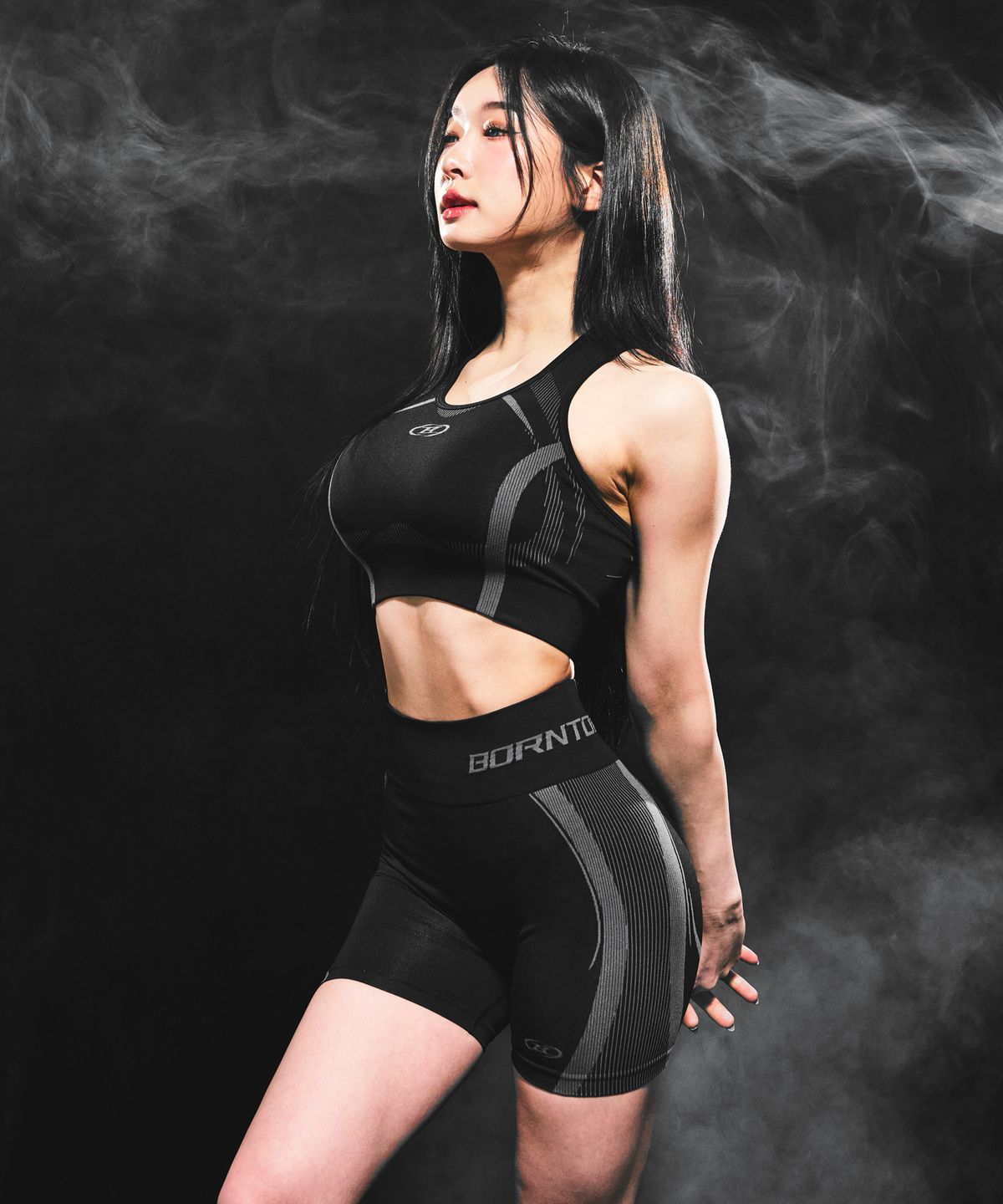 본투윈(BORN TO WIN) W SYMBOL B ECLIPSE SEAMLESS BRA TOP [BLACK]