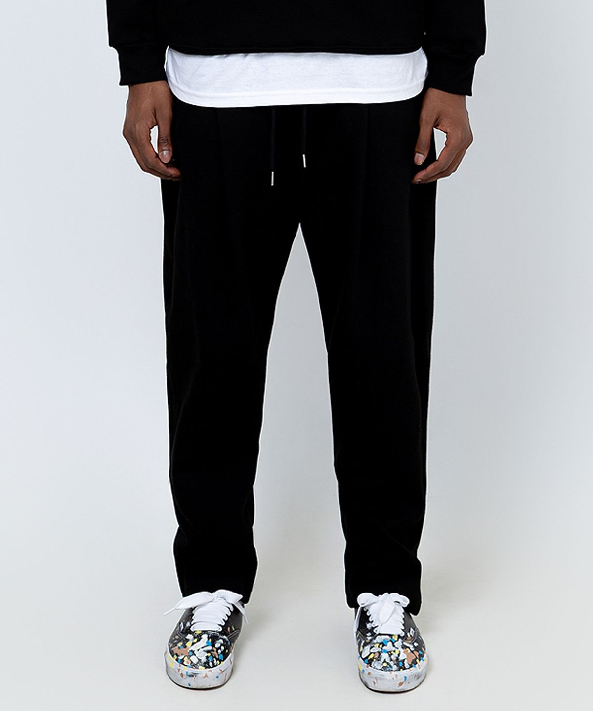 스트라이크(STRIKE) 볼륨 커브 스웨트 팬츠 (3 Colors)