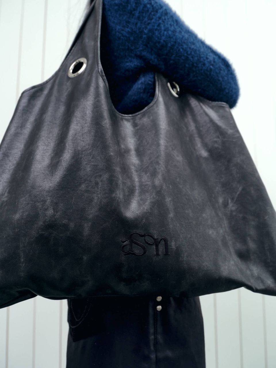 MUSINSA公式 | ASON LUX CRACK BIG BAG