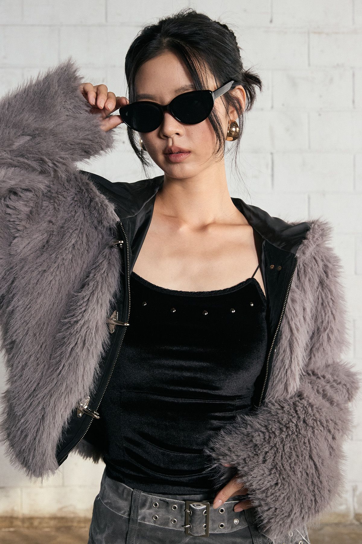 노 엑스트라 터치(NO EXTRA TOUCH) Velvet Stud Sleeveless (Black) / 25WTSL001BK