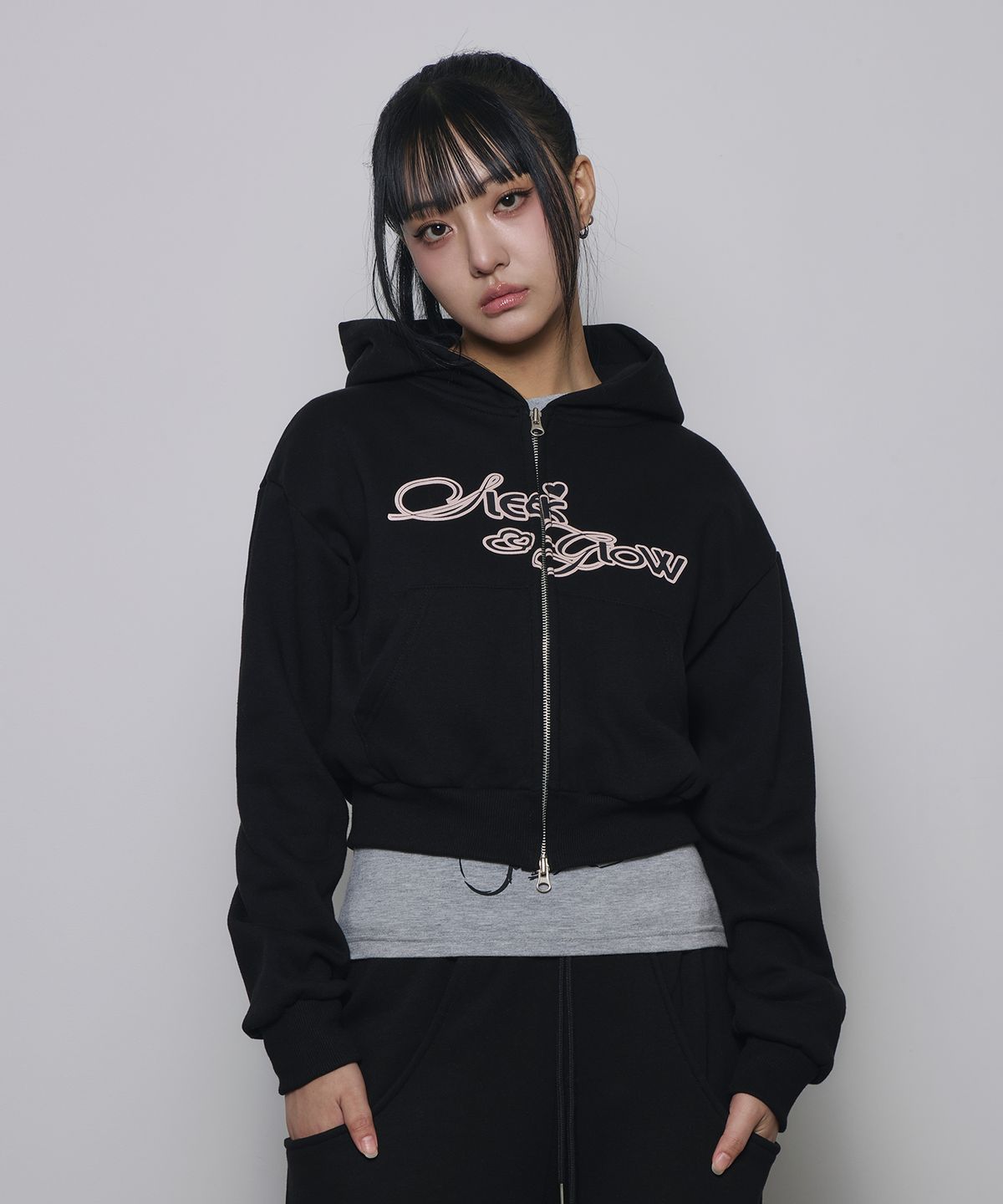 슬릭글로우(SLEEKGLOW) 투웨이 벌룬 크롭 후드 집업[블랙]