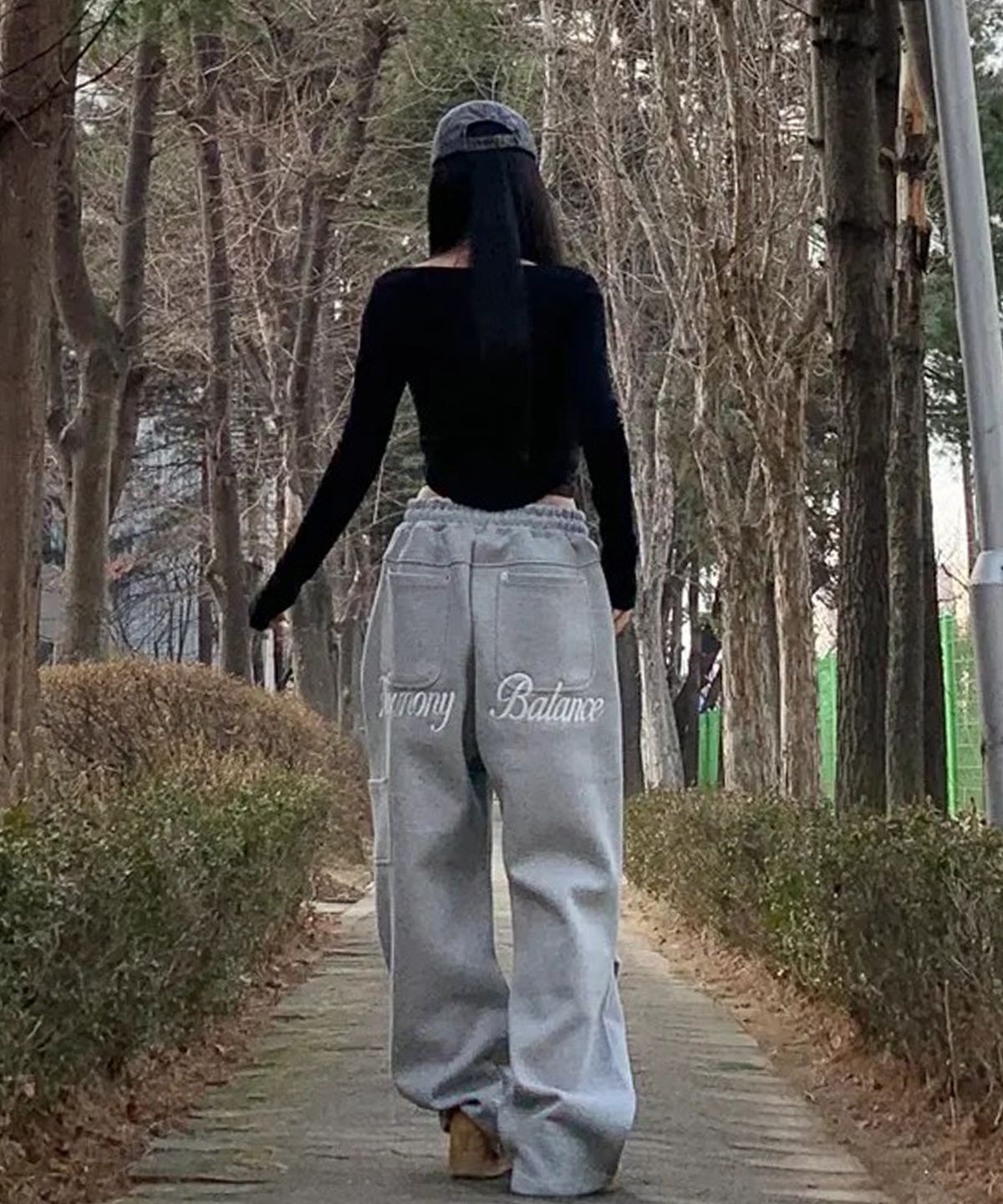 피오엘(POL) 파라슈트 자수팬츠_그레이