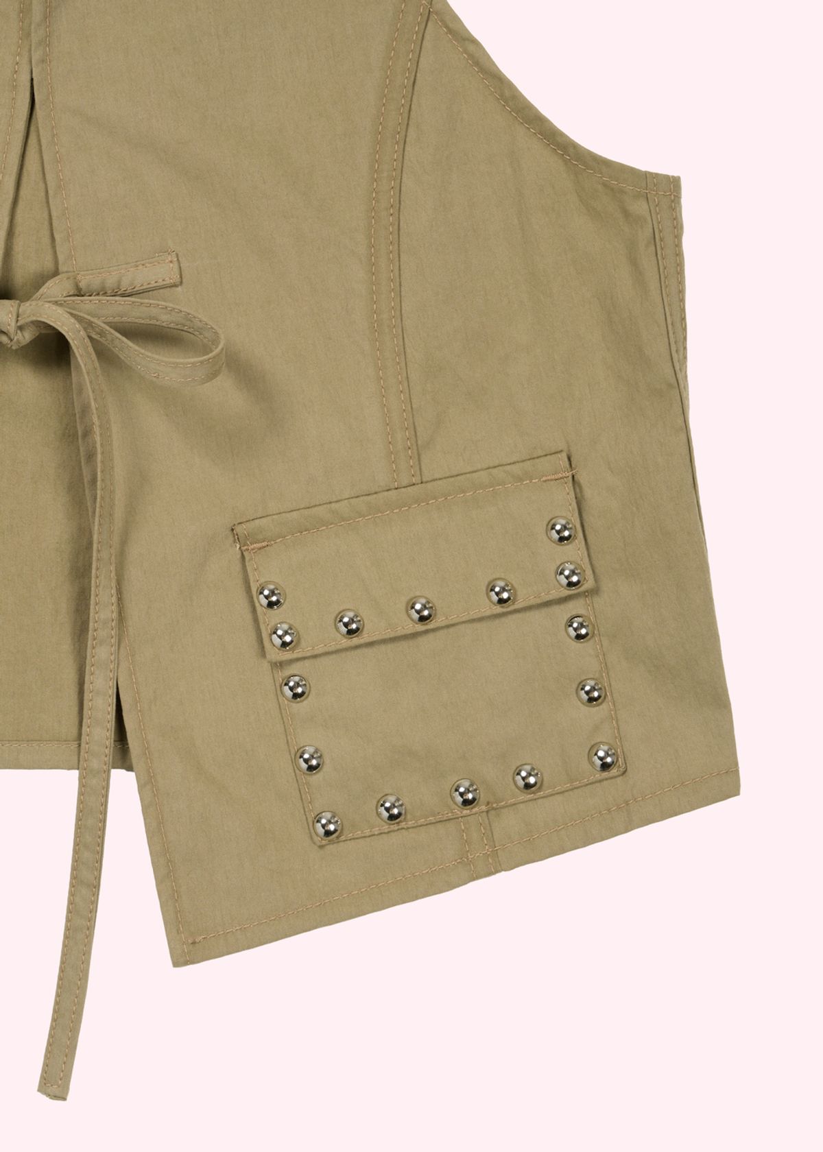 어텐즈(ATTENDS) Studded Vest (Begie)