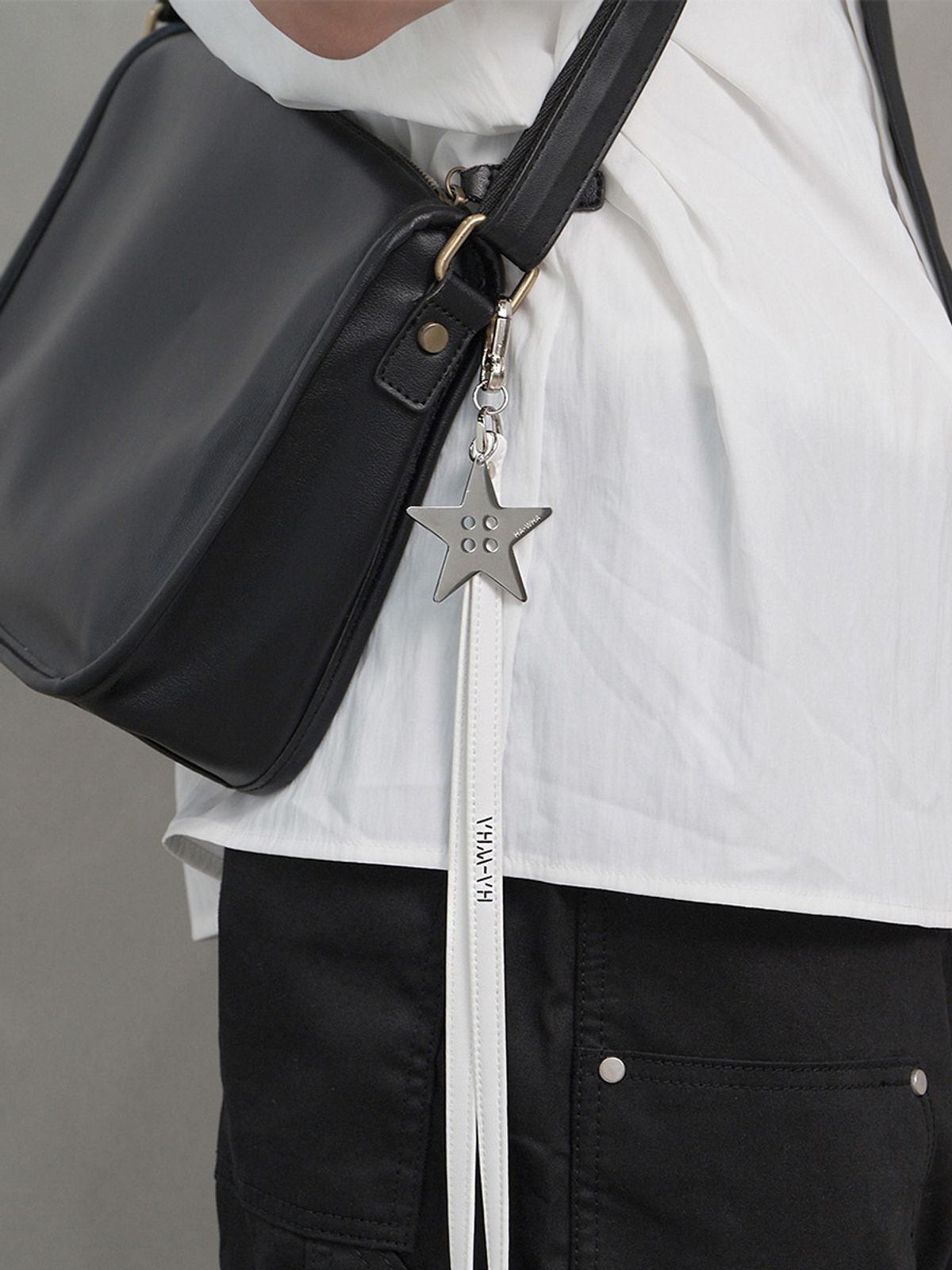 하와(HAWHA) Signature Leather Strap Keyring-WH