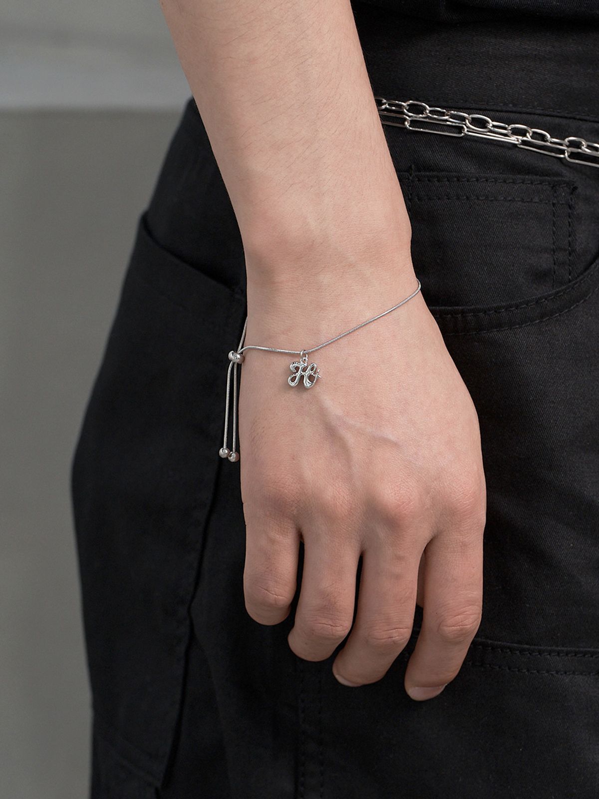 하와(HAWHA) Signature Logo Knot Bracelet