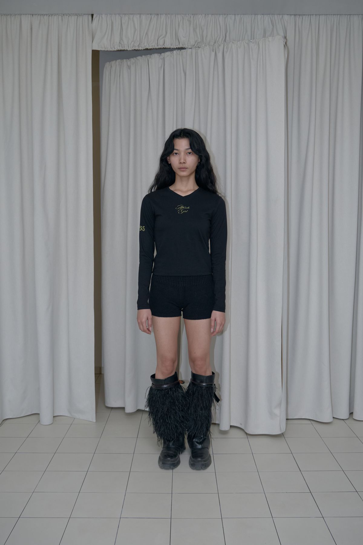 어텐즈(ATTENDS) Mama tee shirt (Black)