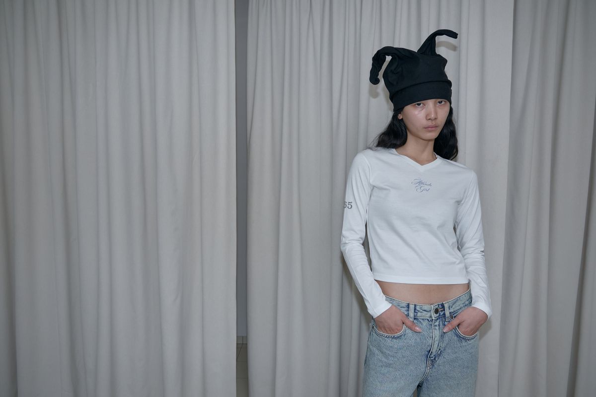 어텐즈(ATTENDS) Mama tee shirt (White)