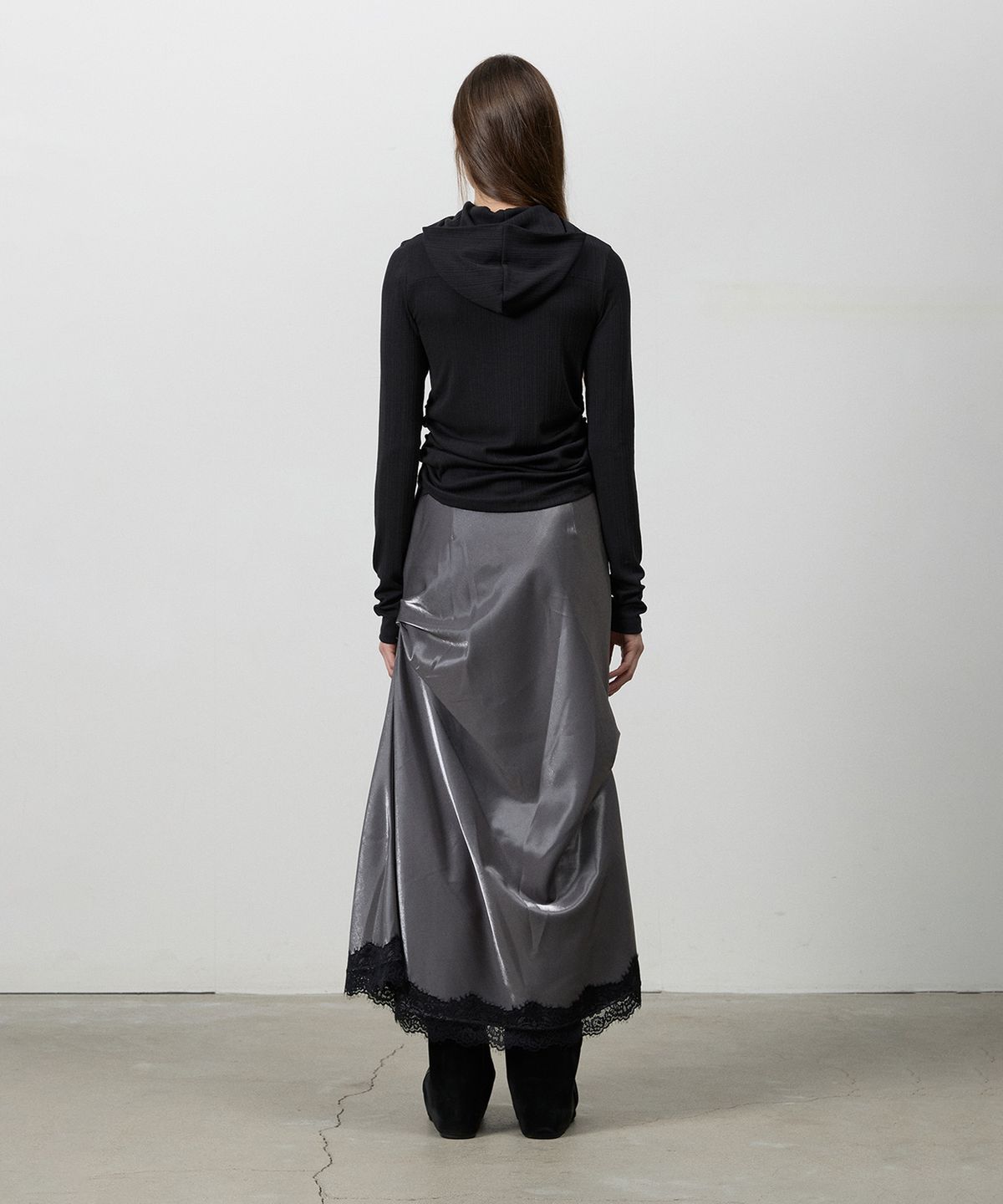 쓰리투에이티(THREE TO EIGHTY) LACE SHIRRING LONG SKIRT CHARCOAL