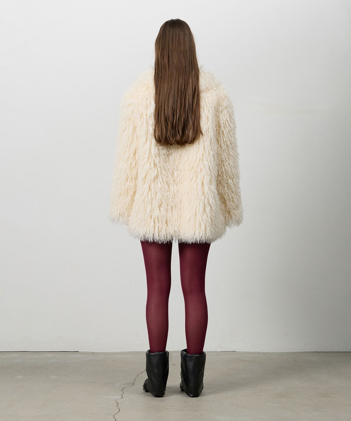 쓰리투에이티(THREE TO EIGHTY) FLUFFY FAUX-FUR JACKET IVORY