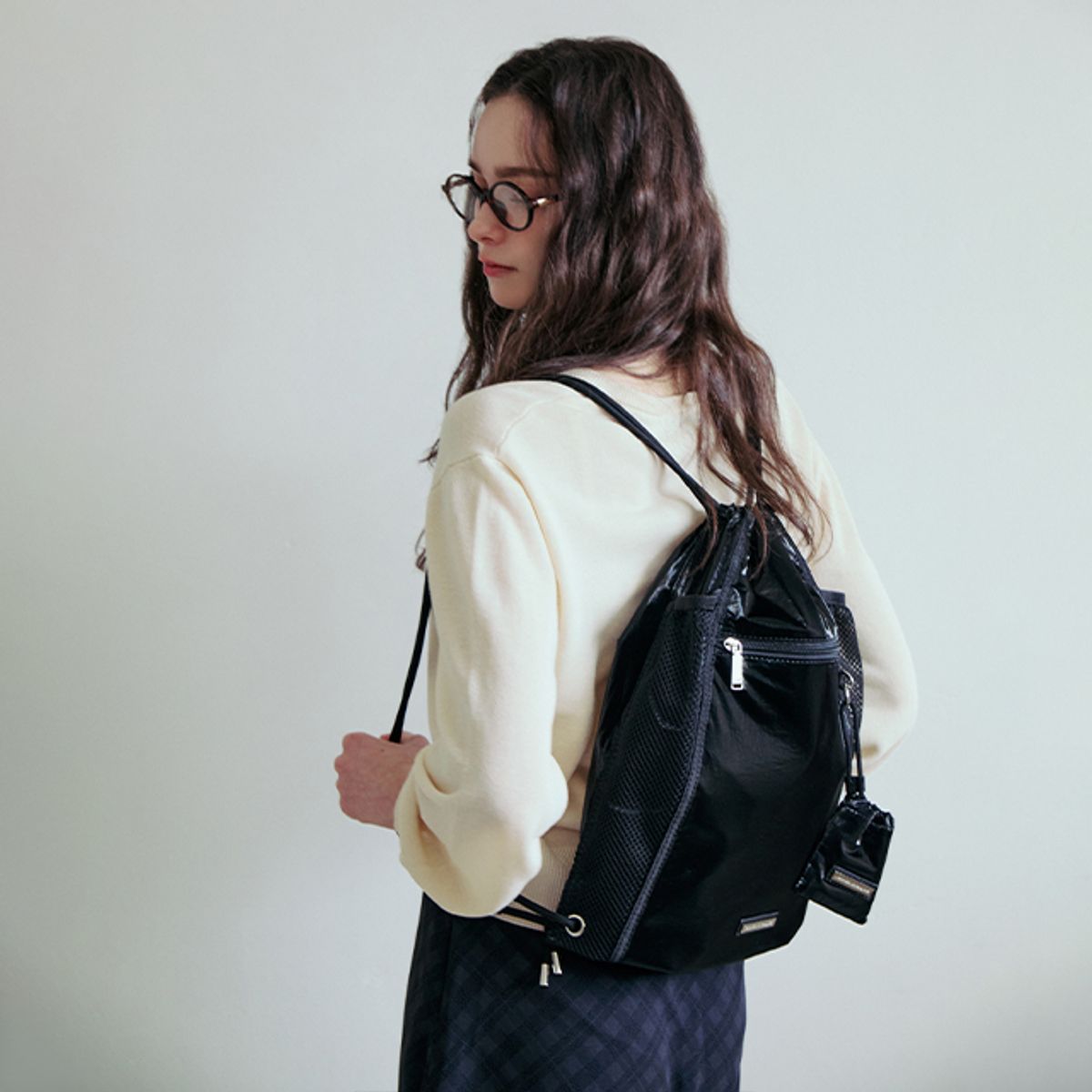 랩(LAP) GLOSSY CASUAL SLING BAG AR7AB460