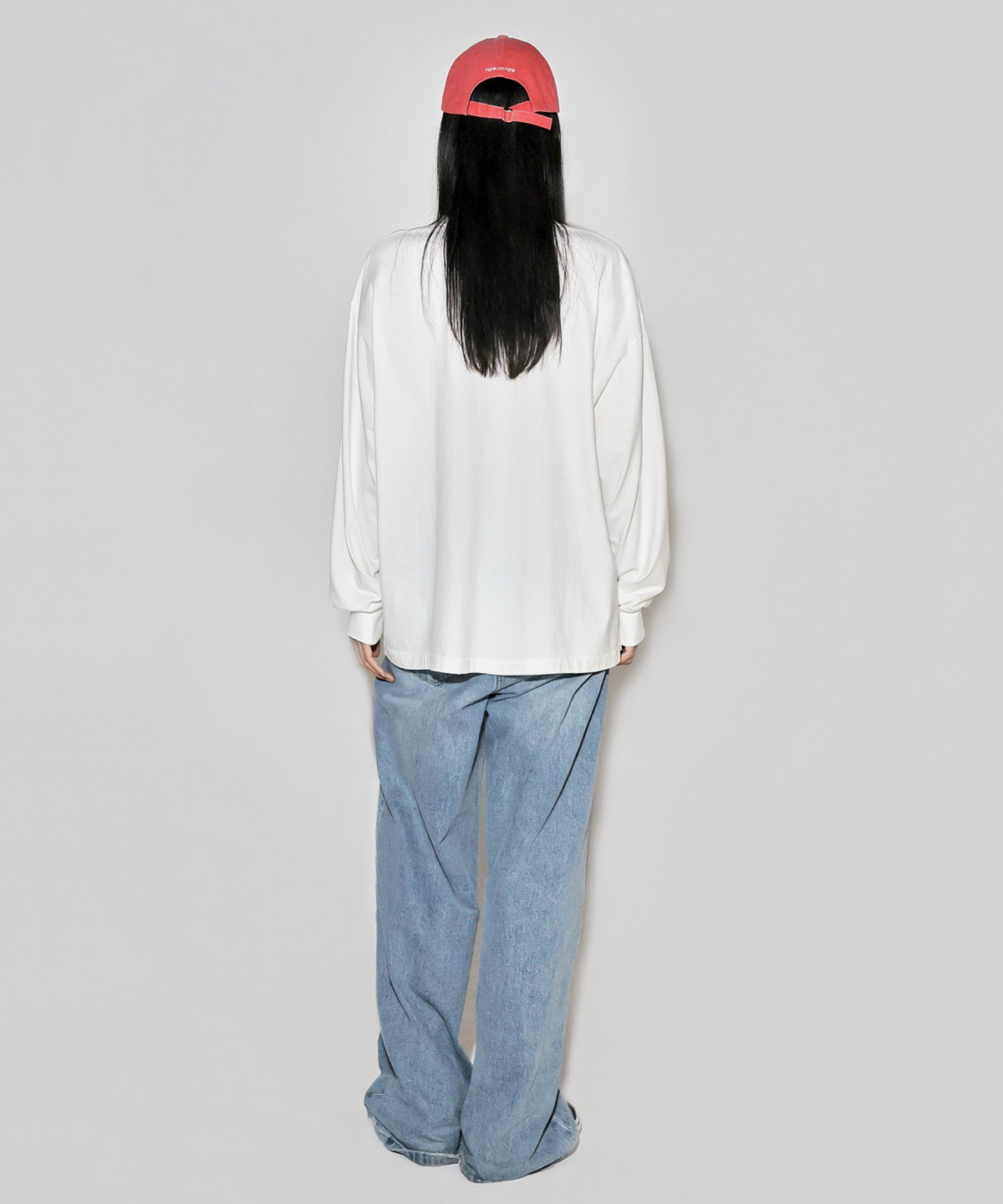 레어 온 레어(RARE ON RARE) 어로우 그래픽 티셔츠 (롱)