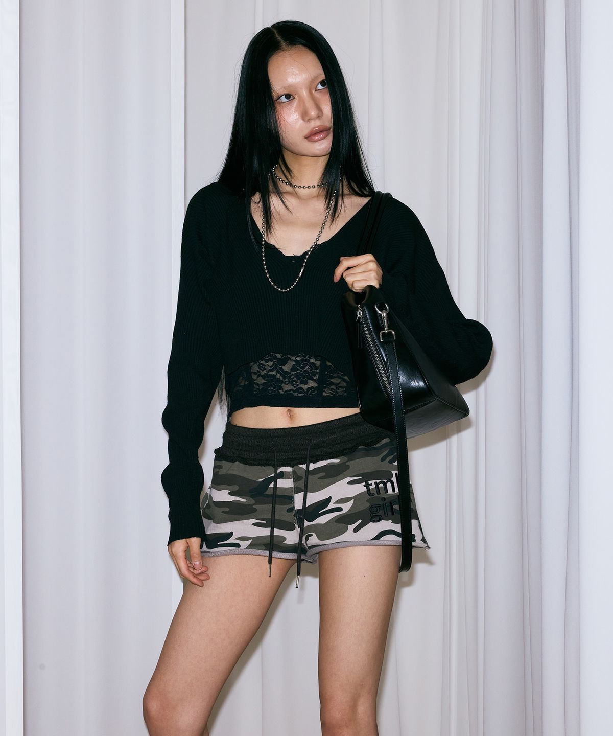 미스테리어스호텔(THE MYSTERIOUS HOTEL) V NECK LAYERED KNIT [3 Color]