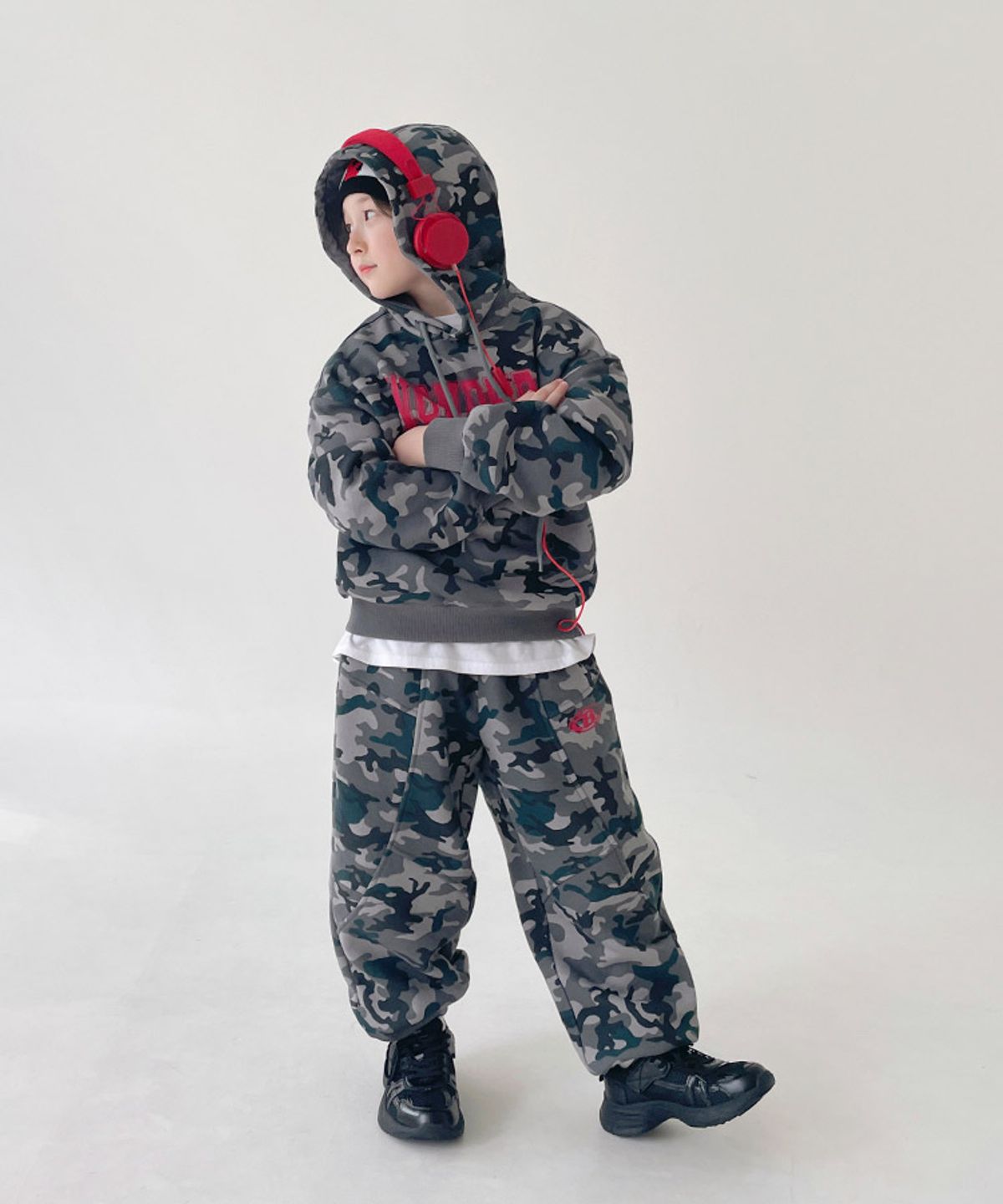 베리클로젯(BERRYCLOSET) [기모] 원더스 카모 후드티