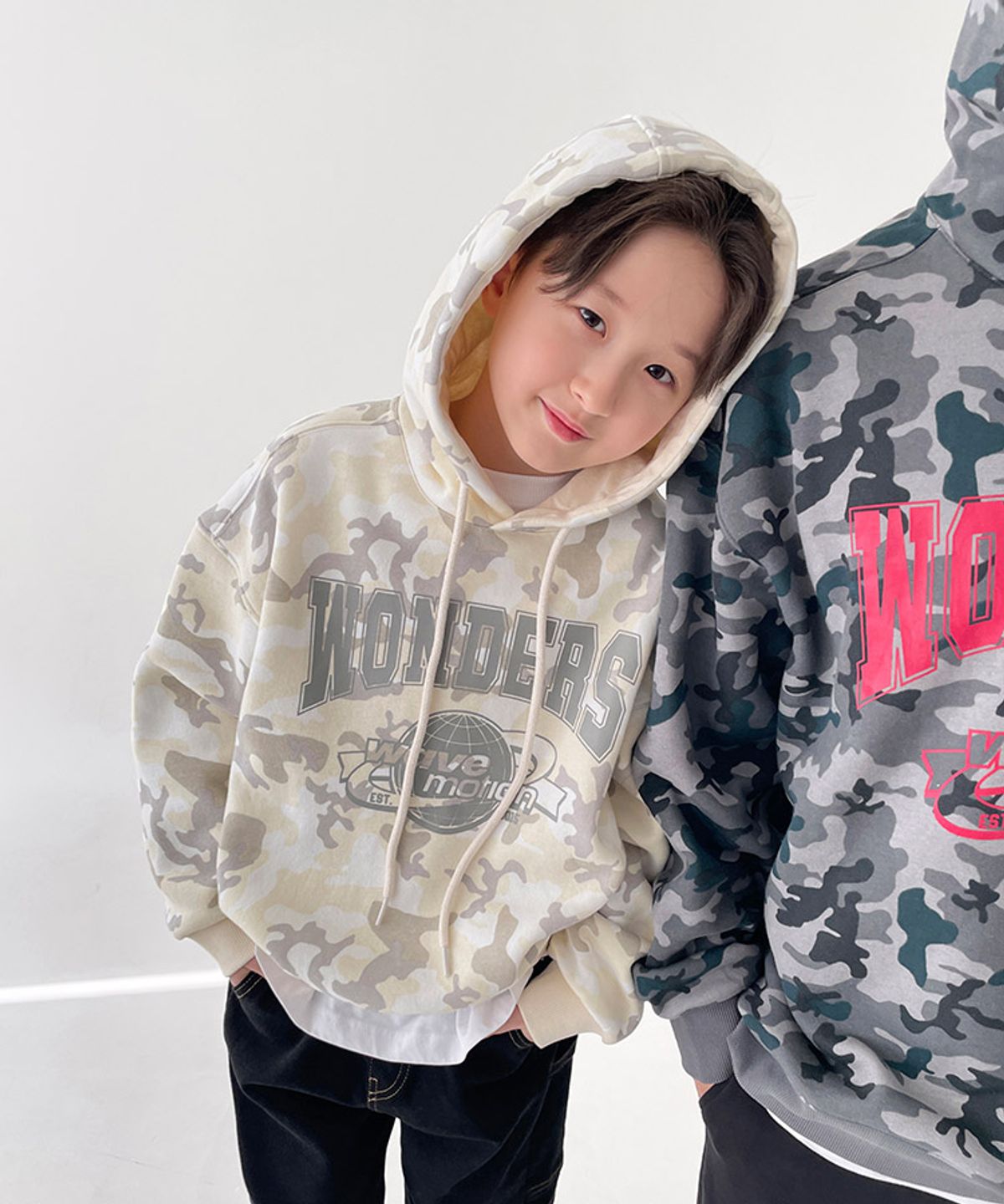 베리클로젯(BERRYCLOSET) [기모] 원더스 카모 후드티