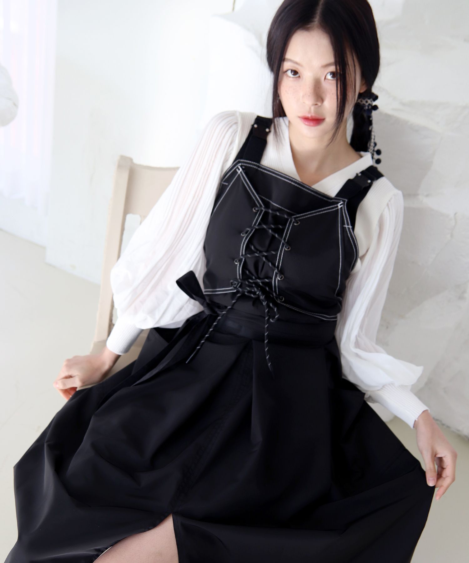 MUSINSA公式 | ARWW クロアイレットエプロンワンピース 2サイズ