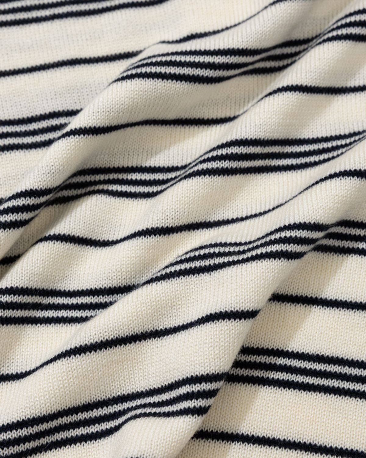 모아(MOAA) Voyage Stripe pullover (NAVY)