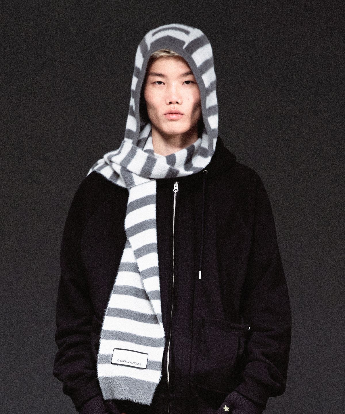 더바이닐하우스(THEVINYLHOUSE) HOODED MUFFLER GREY