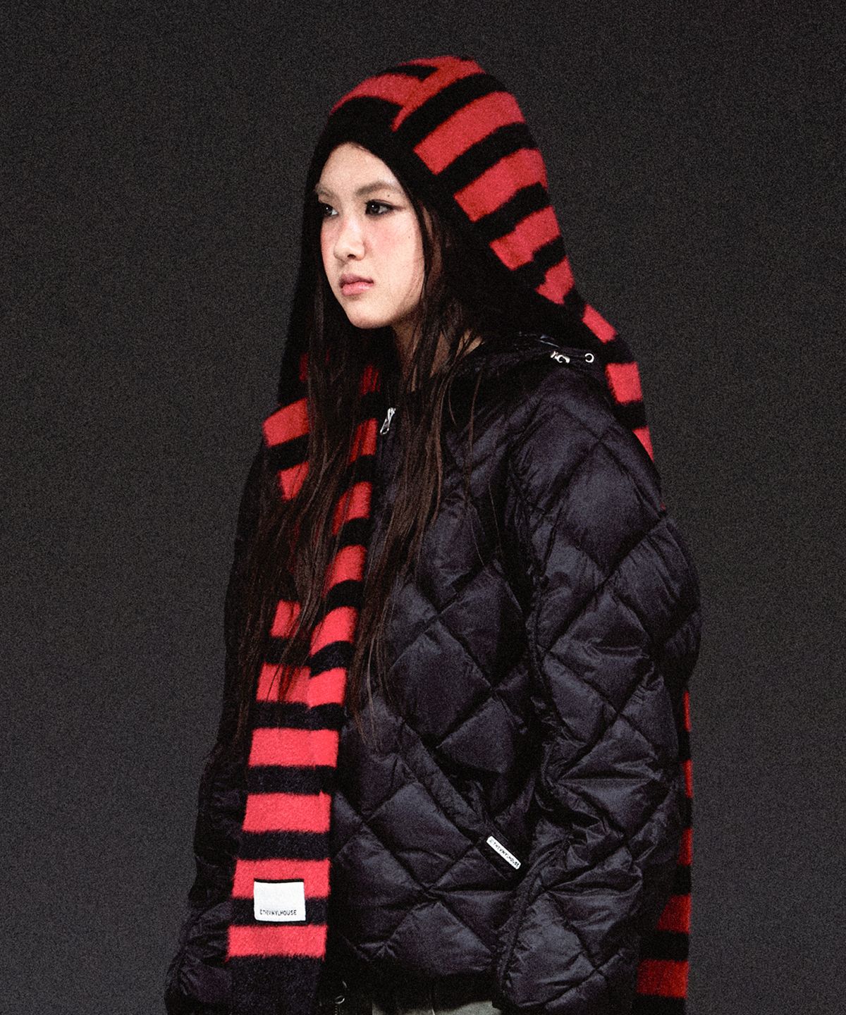 더바이닐하우스(THEVINYLHOUSE) HOODED MUFFLER RED