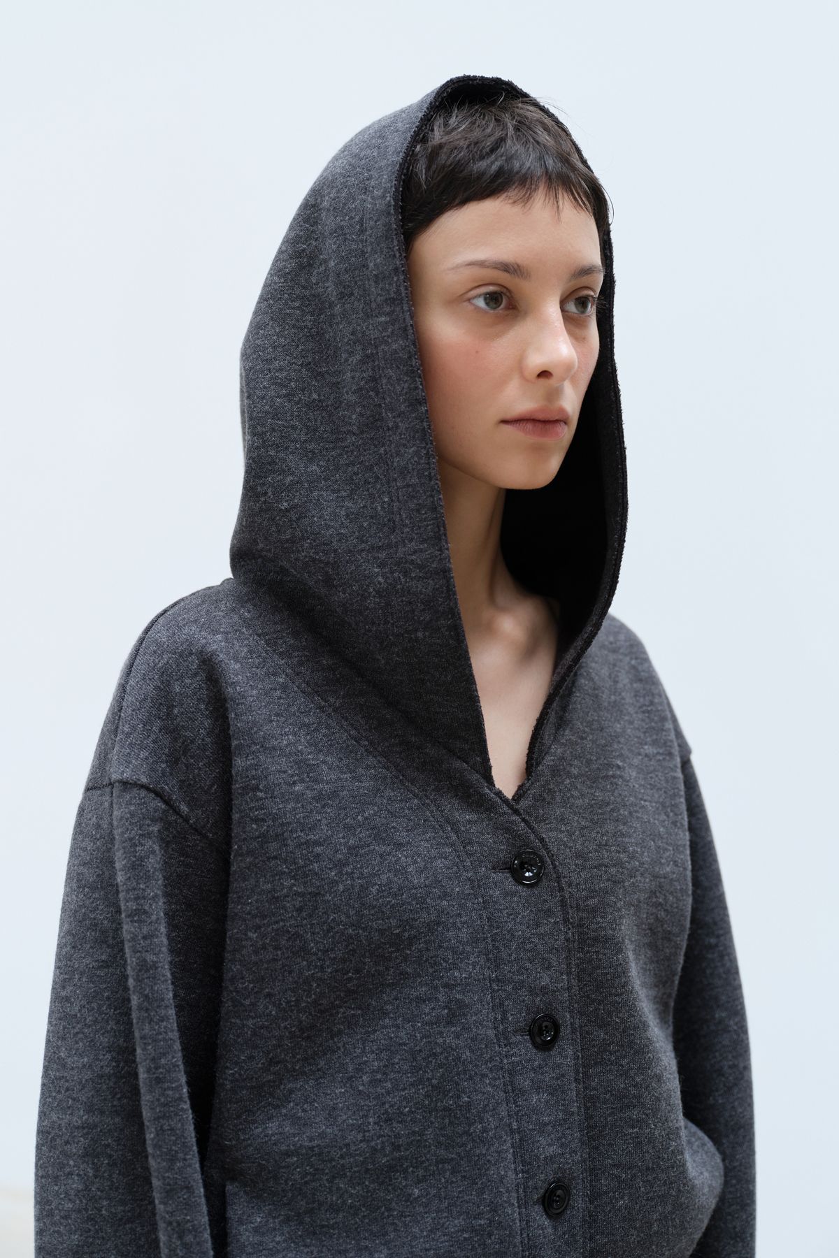 콥키노(KOBKINO) COZY HOODED KNIT CARDIGAN (CHARCOAL)