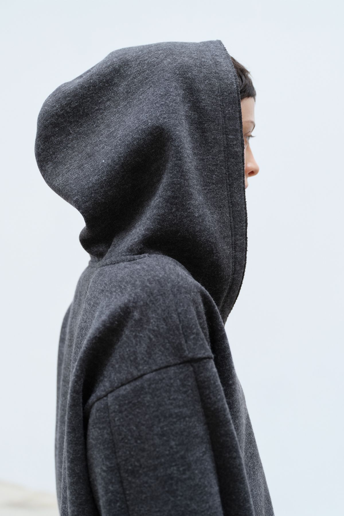 콥키노(KOBKINO) COZY HOODED KNIT CARDIGAN (CHARCOAL)